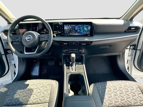 New 2026 Nissan Kicks SV w/ SV Premium Package image 3