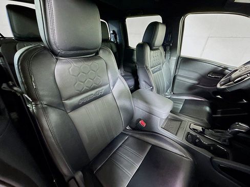 Certified 2022 Nissan Frontier PRO-4X w/ Pro-4X Premium Package AWD/4WD image 28
