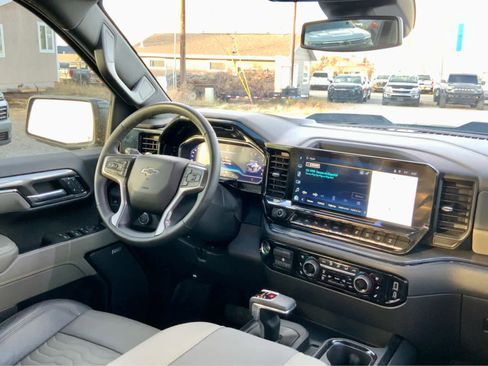 Certified 2025 Chevrolet Silverado 1500 ZR2 image 39