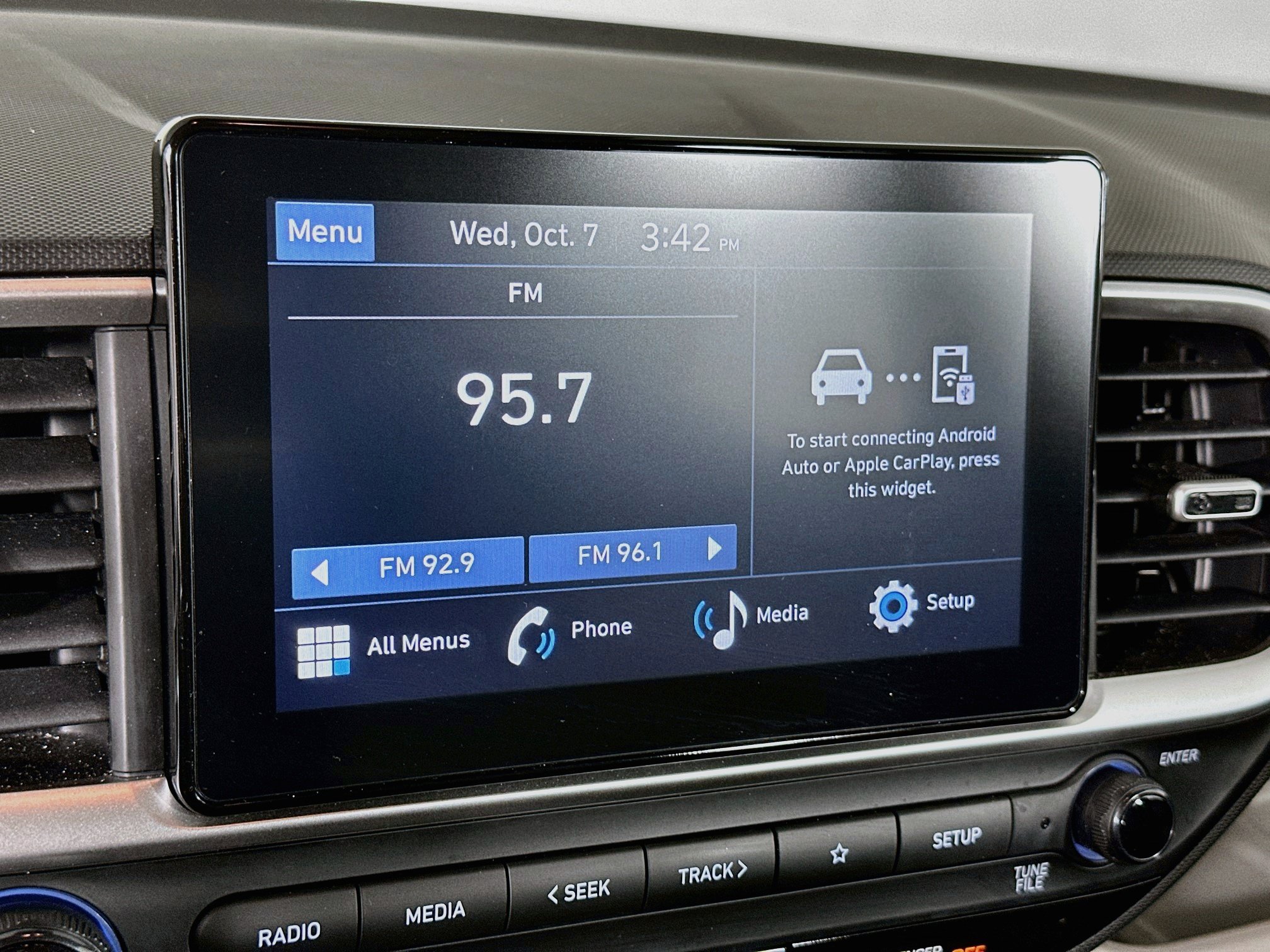 Used 2025 Hyundai Venue SEL FWD image 21