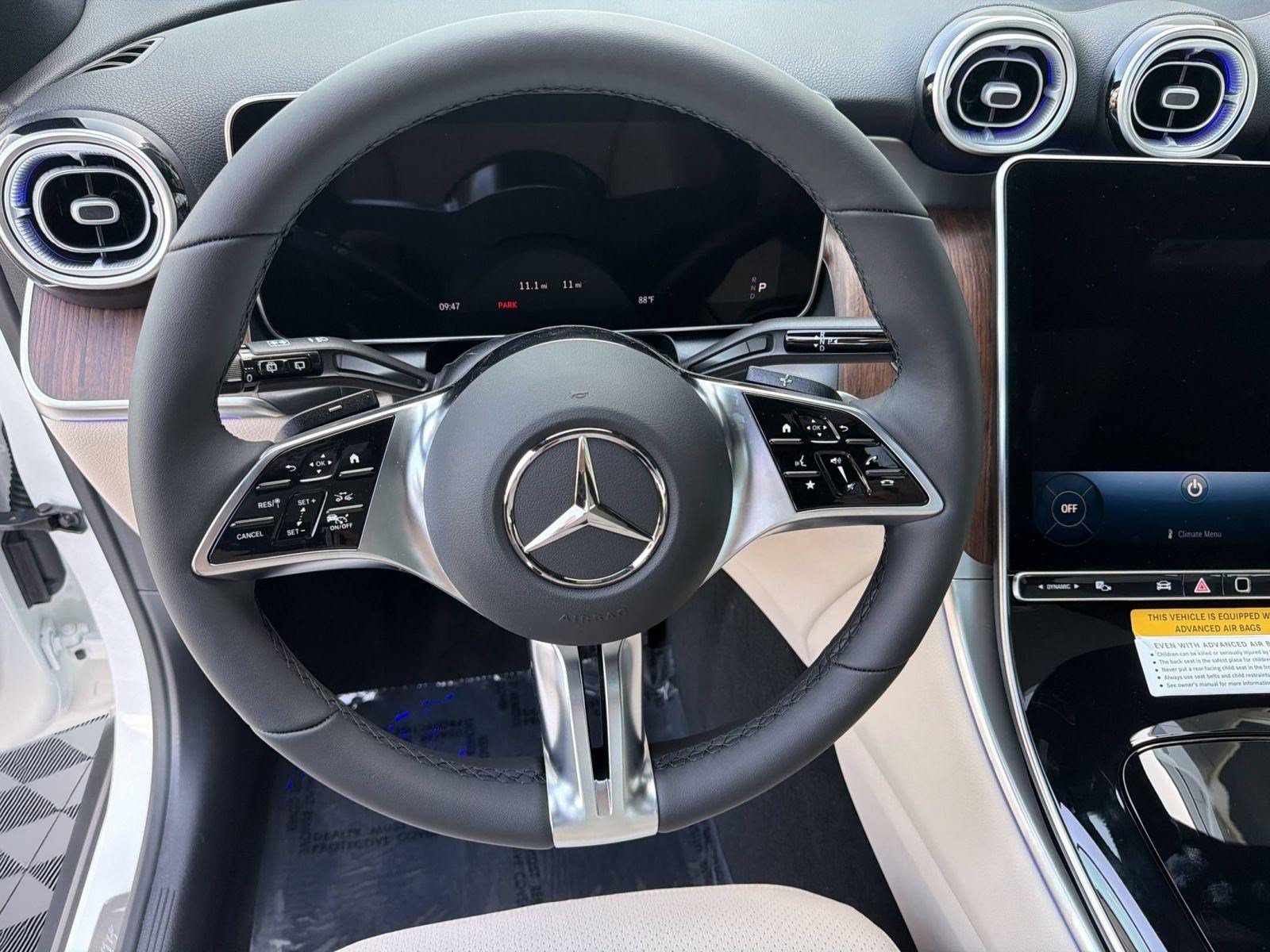 Used 2026 Mercedes-Benz GLC 300 4MATIC image 11