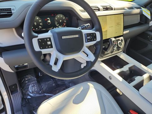 Used 2026 Land Rover Defender 110 S image 14