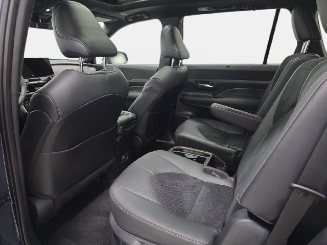 Certified 2025 Toyota Grand Highlander AWD Hybrid image 10