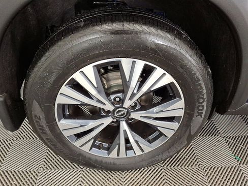 Used 2022 Nissan Rogue SV w/ SV Premium Package image 27