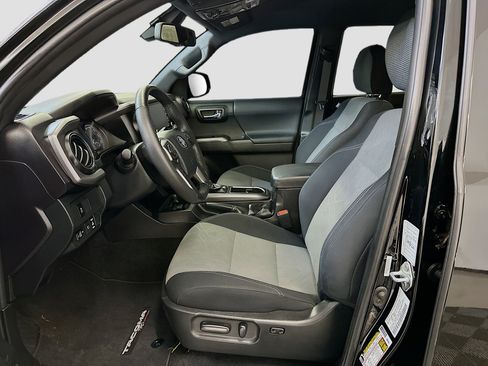 Used 2023 Toyota Tacoma TRD Off-Road w/ Technology Package image 13