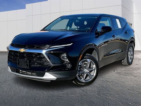 Used 2025 Chevrolet Blazer LT image 1