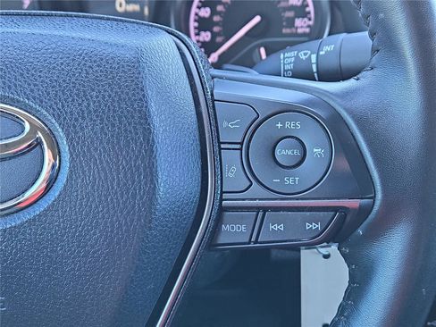 Used 2022 Toyota Camry SE image 21