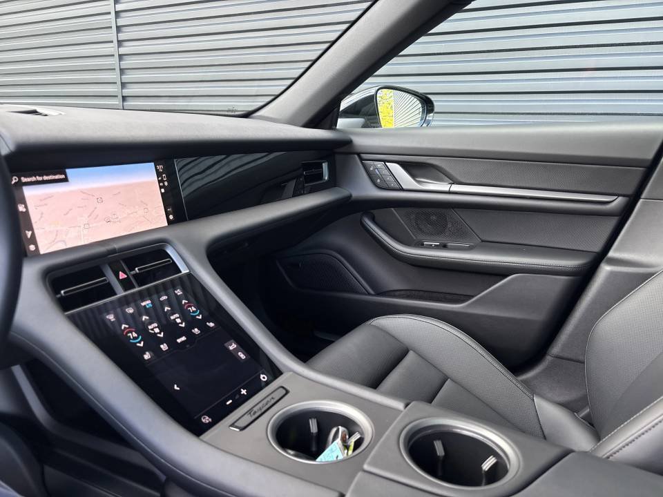 Certified 2025 Porsche Taycan w/ Premium Package RWD image 11