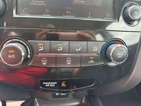 Used 2020 Nissan Rogue Sport S FWD image 19