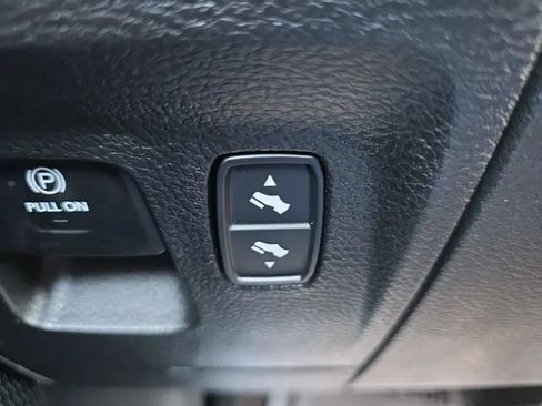 Used 2022 RAM 1500 Big Horn AWD/4WD image 30
