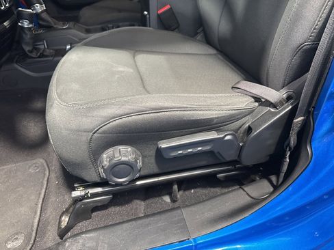 Used 2023 Jeep Wrangler Sport S image 26