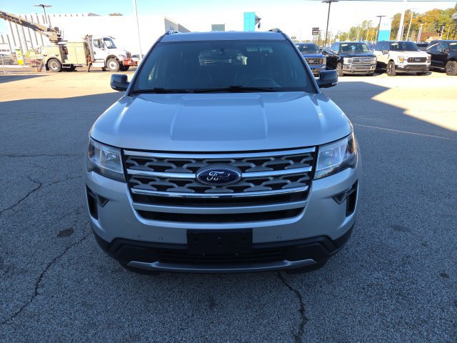 Used 2018 Ford Explorer XLT w/ Equipment Group 202A FWD image 4