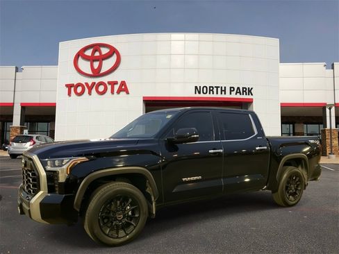 Used 2023 Toyota Tundra Limited image 1