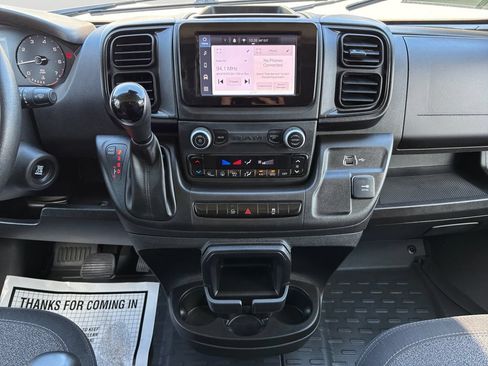 Used 2024 RAM ProMaster 2500 w/ Convenience Group FWD image 16