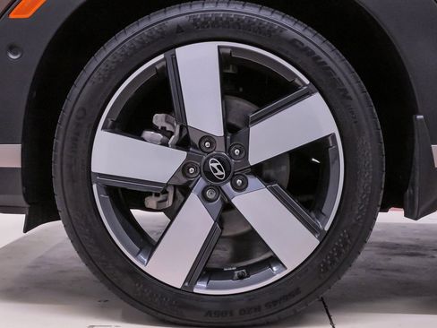 Certified 2024 Hyundai Santa Fe Limited image 31