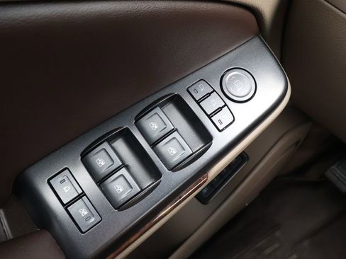 Used 2018 Chevrolet Tahoe LT w/ Luxury Package AWD/4WD image 37
