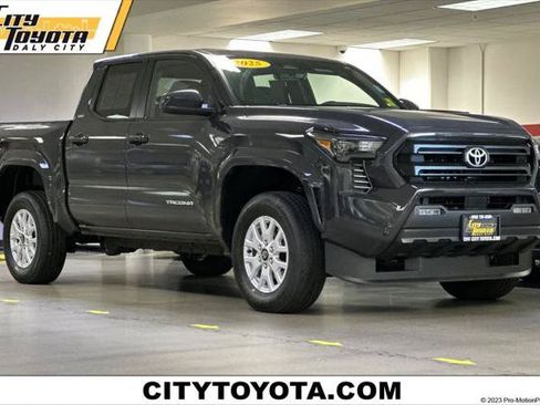 Certified 2025 Toyota Tacoma SR5 AWD/4WD image 1