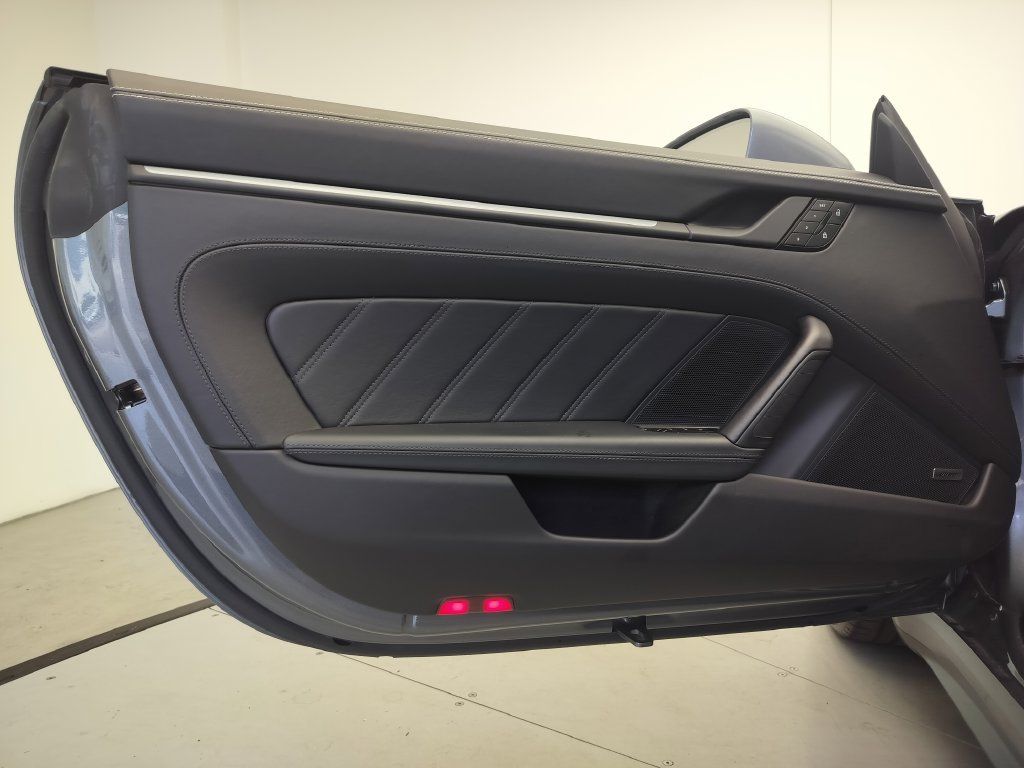 Certified 2025 Porsche 911 Carrera RWD image 15