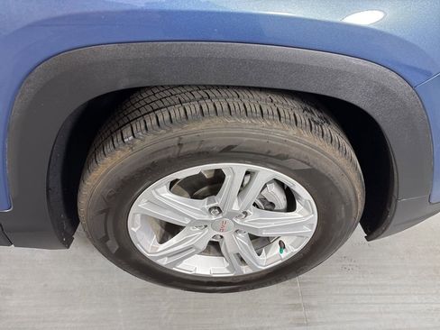 Used 2024 GMC Terrain SLE image 11