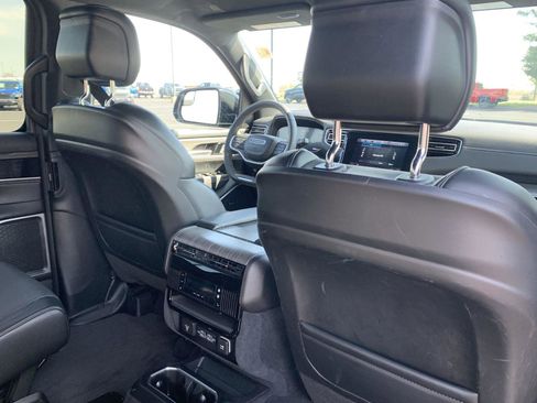 Used 2024 Jeep Wagoneer Series III image 15