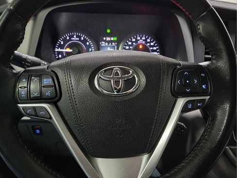 Certified 2020 Toyota Sienna XLE image 15
