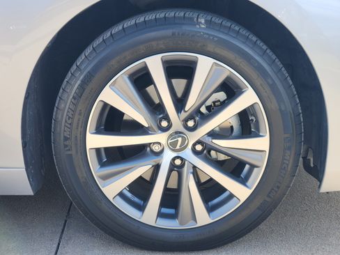 Used 2020 Lexus ES 350 w/ Premium Package image 10