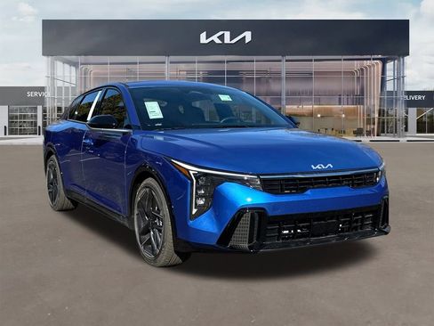New 2025 Kia K4 GT-Line image 1