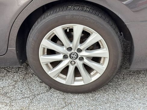 Used 2019 Toyota Camry LE FWD image 21
