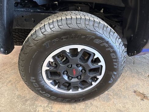 Used 2024 Toyota Tacoma TRD Off-Road image 12