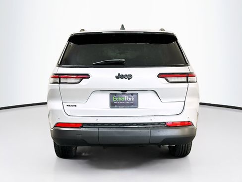 Used 2024 Jeep Grand Cherokee L Altitude image 7