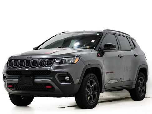 Used 2023 Jeep Compass Trailhawk AWD/4WD image 3