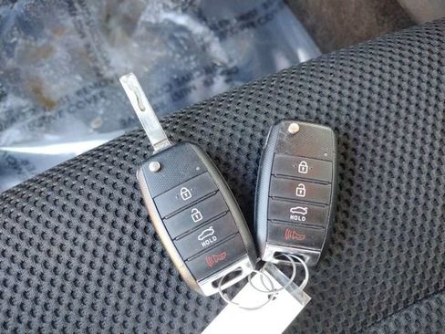 Used 2020 Kia Optima LX image 30