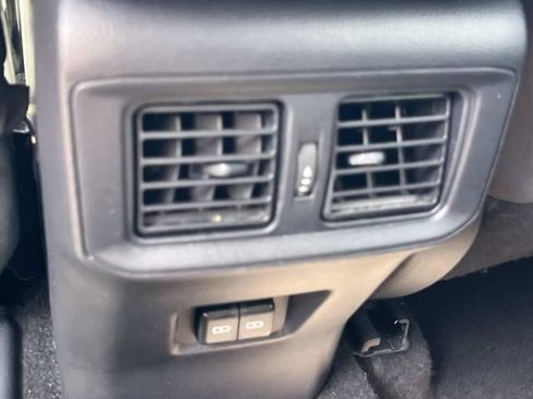 Used 2024 Toyota RAV4 XLE FWD image 39