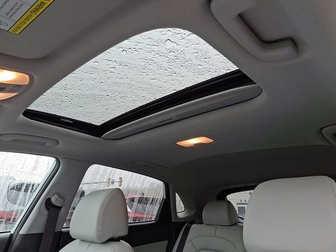 Used 2022 Hyundai Kona Limited AWD/4WD image 15