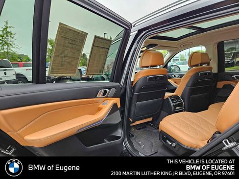 Used 2023 BMW X7 xDrive40i w/ Premium Package AWD/4WD image 19