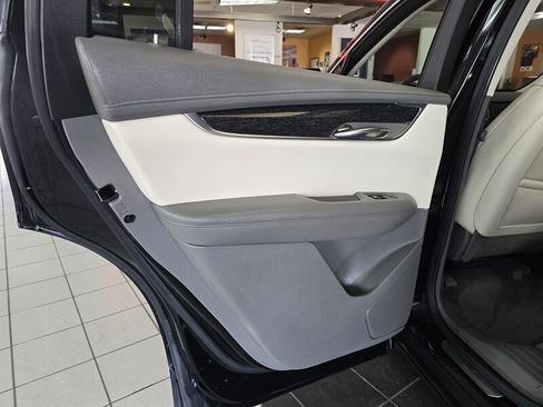 Used 2020 Cadillac XT6 Premium Luxury image 10