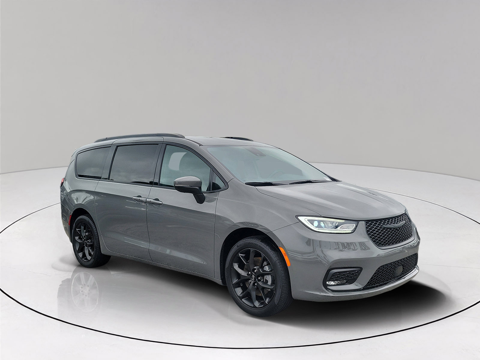 Used 2023 Chrysler Pacifica Touring-L w/ S Appearance Package AWD/4WD image 3