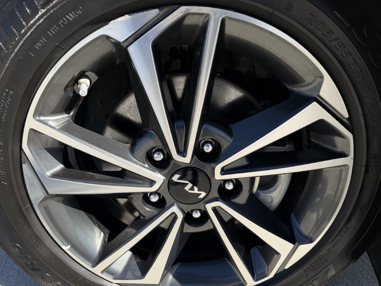 Used 2024 Kia Forte LXS FWD image 9