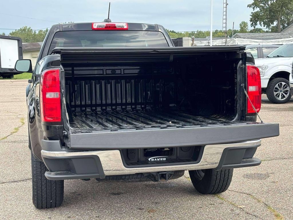 Used 2022 Chevrolet Colorado W/T w/ WT Convenience Package AWD/4WD image 29