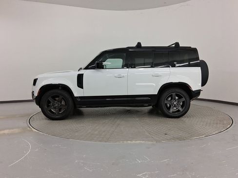 Used 2022 Land Rover Defender 110 X-Dynamic SE image 2