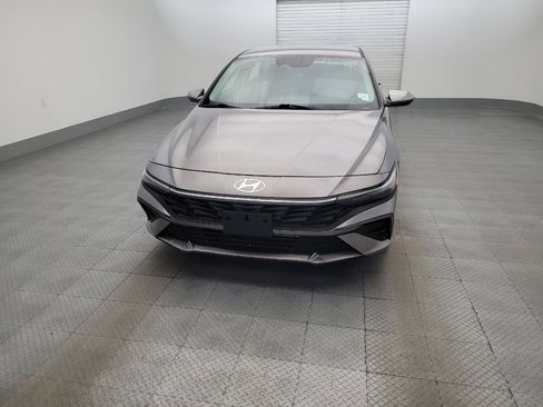 Used 2024 Hyundai Elantra SEL FWD image 15