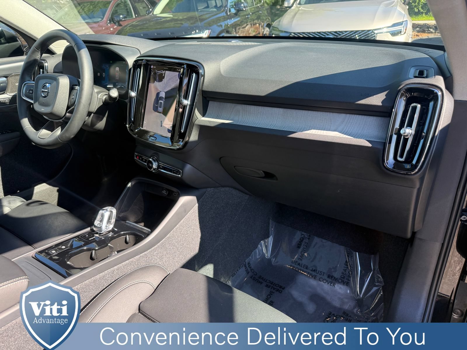 Certified 2024 Volvo XC40 B5 Plus w/ Protection Package Premier AWD/4WD image 29