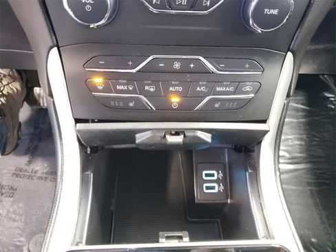 Used 2019 Ford Edge SEL w/ Equipment Group 201A image 27