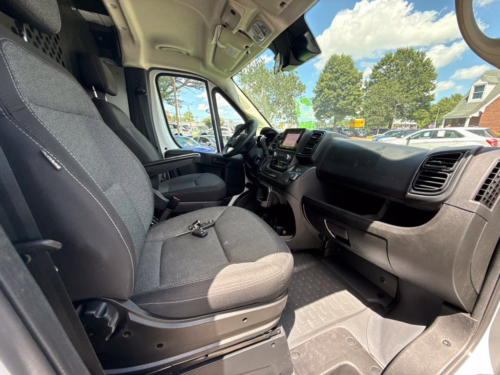Used 2025 RAM ProMaster 2500 w/ U-Haul Equipment Group FWD image 11
