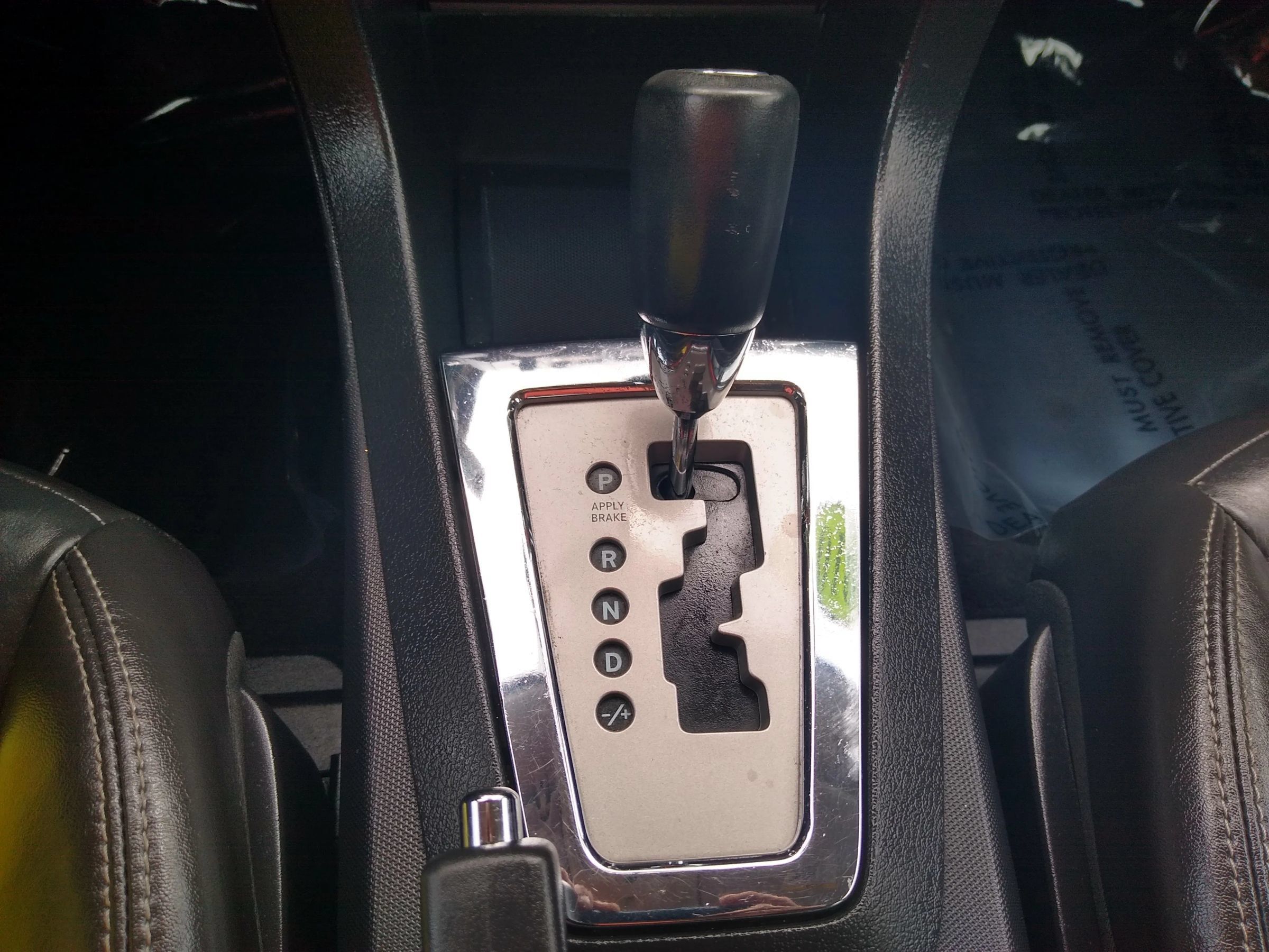 Used 2010 Dodge Avenger R/T w/ Navigation & Sound Group I FWD image 18