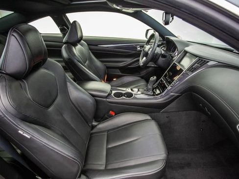 Used 2017 INFINITI Q60 Red Sport 400 image 21