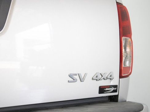 Used 2020 Nissan Frontier SV w/ SV Utility Package image 6