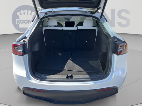 Used 2021 Tesla Model Y Long Range AWD/4WD image 26