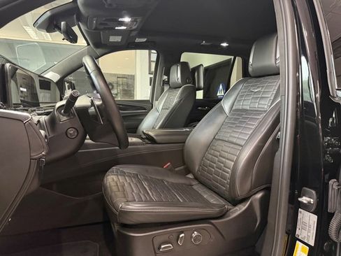Used 2023 Cadillac Escalade V image 10