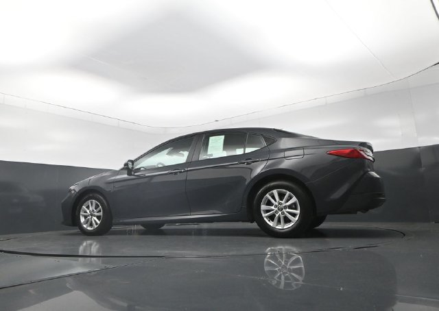 Used 2025 Toyota Camry LE FWD image 31